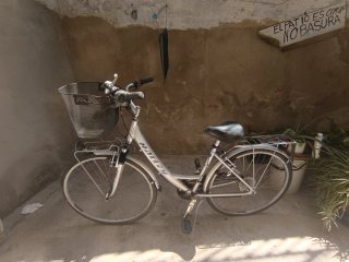Bicicleta de paseo con cesta