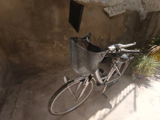 Bicicleta de paseo con cesta