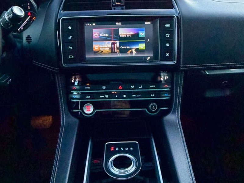 Jaguar F-Pace 2018, foto 15