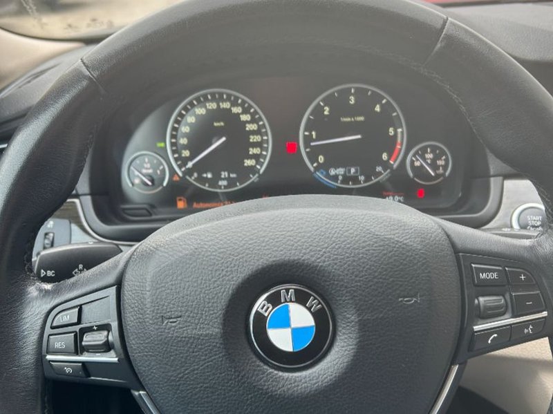 BMW Serie 5 530 d Touring xDrive 2013, foto 12