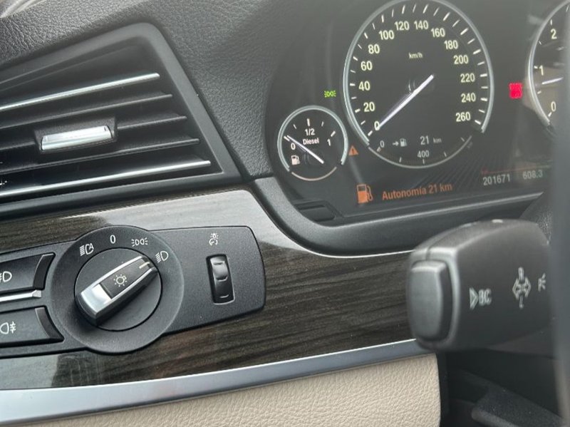 BMW Serie 5 530 d Touring xDrive 2013, foto 14