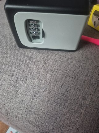 Caja de seguridad para llaves con combinación
