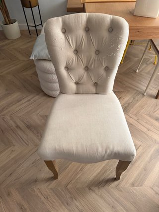 Silla comedor de tela con patas de madera