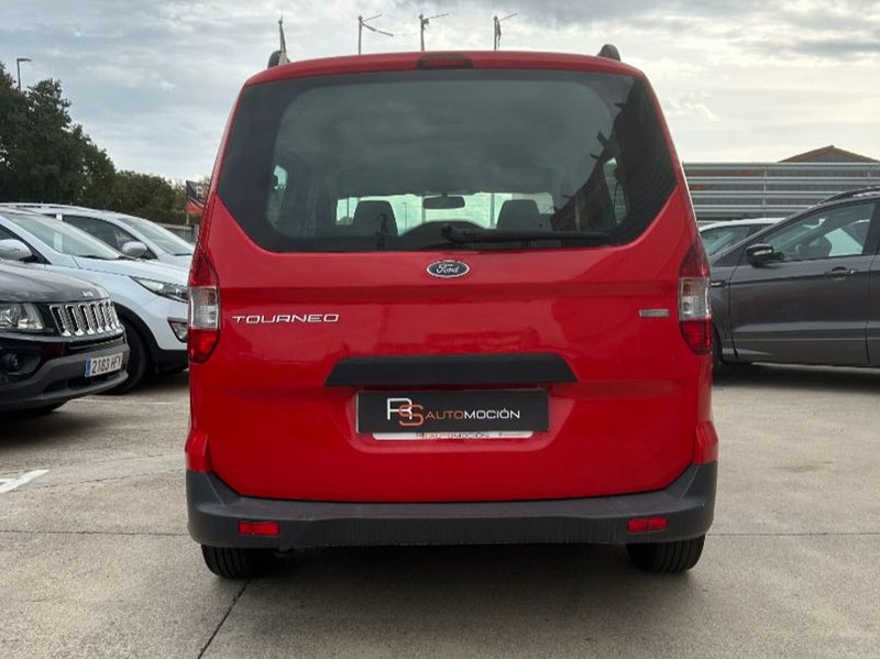 Ford Transit Courier 2017, foto 4