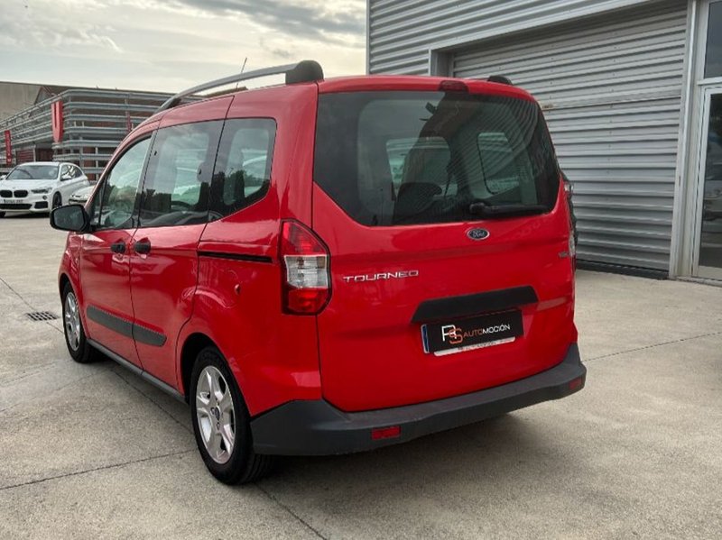 Ford Transit Courier 2017, foto 5