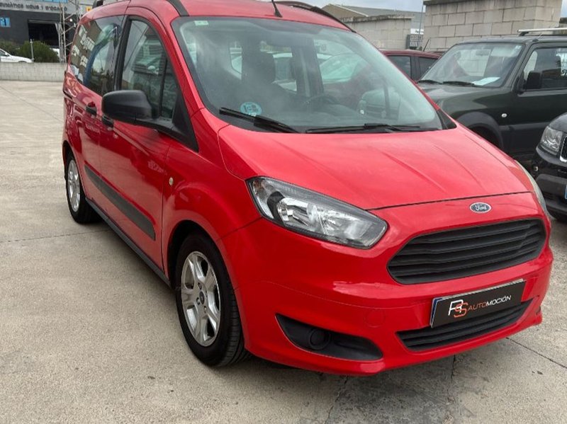Ford Transit Courier 2017, foto 8