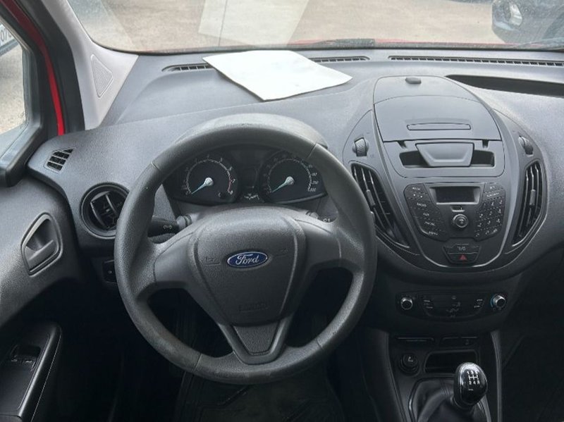Ford Transit Courier 2017, foto 9