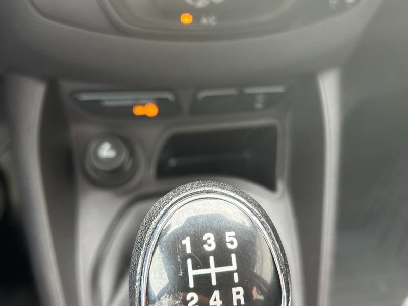 Ford Transit Courier 2017, foto 12