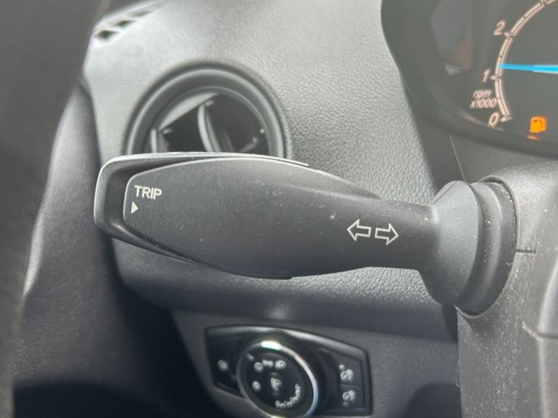 Ford Transit Courier 2017, foto 13