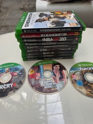 Xbox One S 1TB + Mando + 12 Juegos
