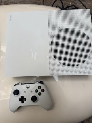 Xbox One S 1TB + Mando + 12 Juegos