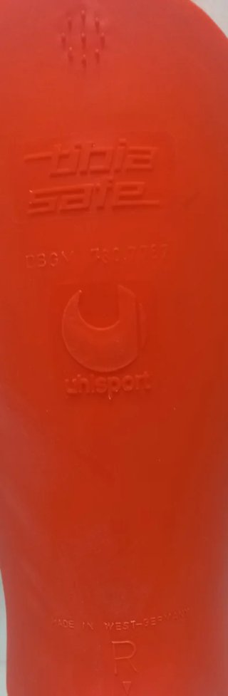 Espinilleras Fútbol Uhlsport. Made in West Germany