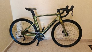 Bicicleta gravel carbono. Talla M. A estrenar.