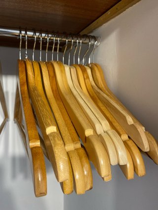 Perchas de madera (pack 40)