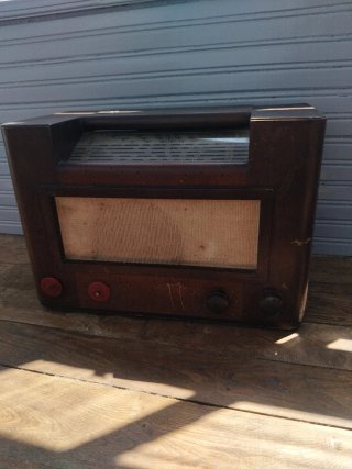 Radio Antigua Marrón
