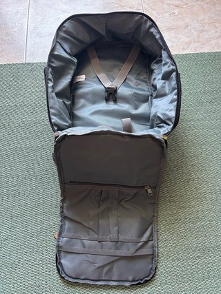 Mochila de viaje negra