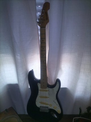 Lote Guitarras + Amplificador + Megafonía