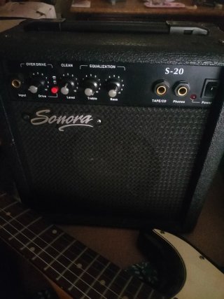 Lote Guitarras + Amplificador + Megafonía