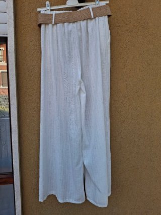Pantaloni bianchi morbidi con righe argentate
