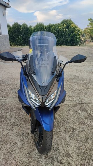 Kymco AK 550 Maxi Scooter Azul