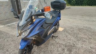 Kymco AK 550 Maxi Scooter Azul