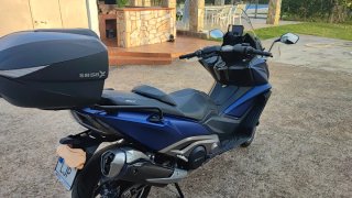 Kymco AK 550 Maxi Scooter Azul