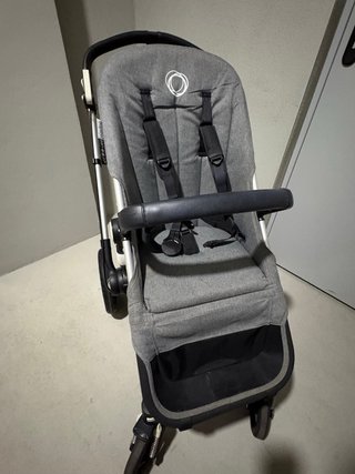 Bugaboo Cameleon gris con patinete