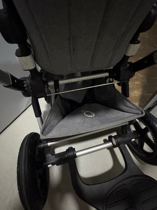 Bugaboo Cameleon gris con patinete