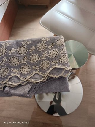 BLUSA o CAMISA de Mango  Tejido Fino Y bordado