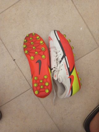 Botas de fútbol Nike Phantom GT, talla 36. 5