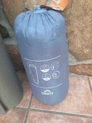 Saco de dormir y esterilla totalmente nuevo