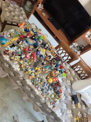 Maxi lotto misto con oltre 100 mini giocattoli