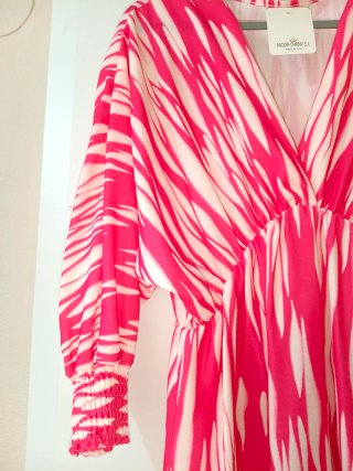 Vestido estampado rosa y blanco