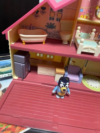 Casa de muñecas con accesorios