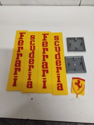 Decoración Scalextric-slot Torre Ferrari.