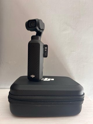 DJI Pocket 4 con microfono e borsa