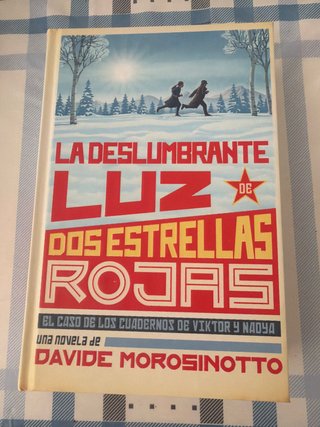 La deslumbrante luz de dos estrellas rojas