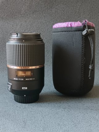 Tamron SP 90mm f/2.8 Di MACRO 1:1 VC