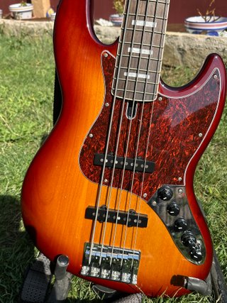 Bajo Marcus Miller 5 cuerdas