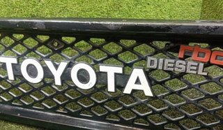 Rejilla delantera toyota land cruiser 3.4 d 49431
