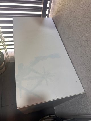 Mueble de metal blanco Ikea EKET.