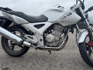 Honda CBF 250 Plata