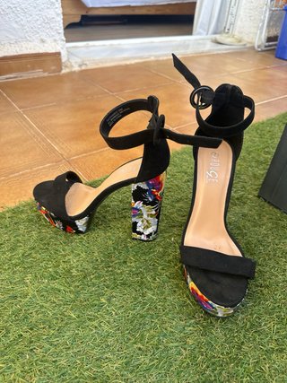 Sandalias de tacón Rouge con plataforma floral
