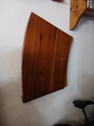 Barra de madera con botellero