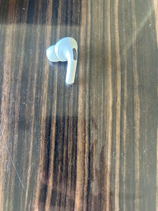 AirPods Pro 1 Generación + estuche (falta derecho)