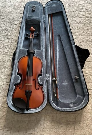 Violín con funda y arco