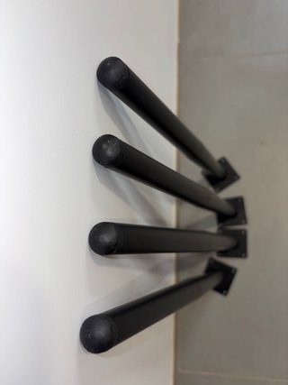 4 Patas metálicas negras de diseño para muebles