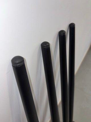 4 Patas metálicas negras de diseño para muebles