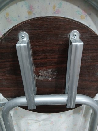 Taburete plegable marron 60cm muy comodo