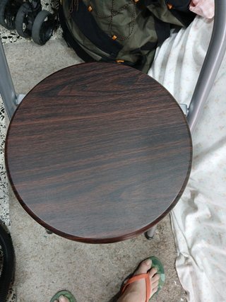 Taburete plegable marron 60cm muy comodo
